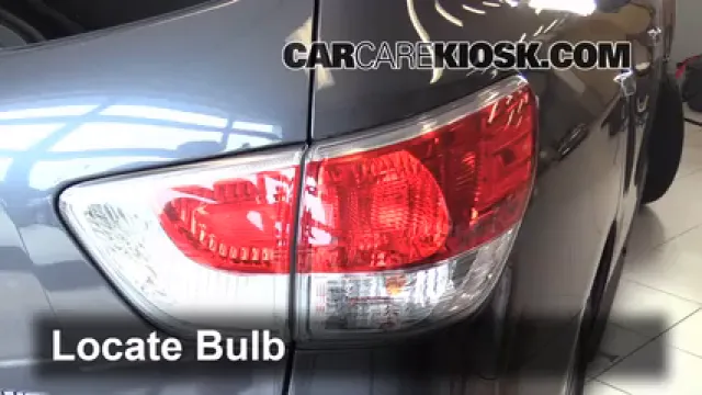 2013 Nissan Pathfinder SV 3.5L V6 Luces Luz de reversa (reemplazar foco)